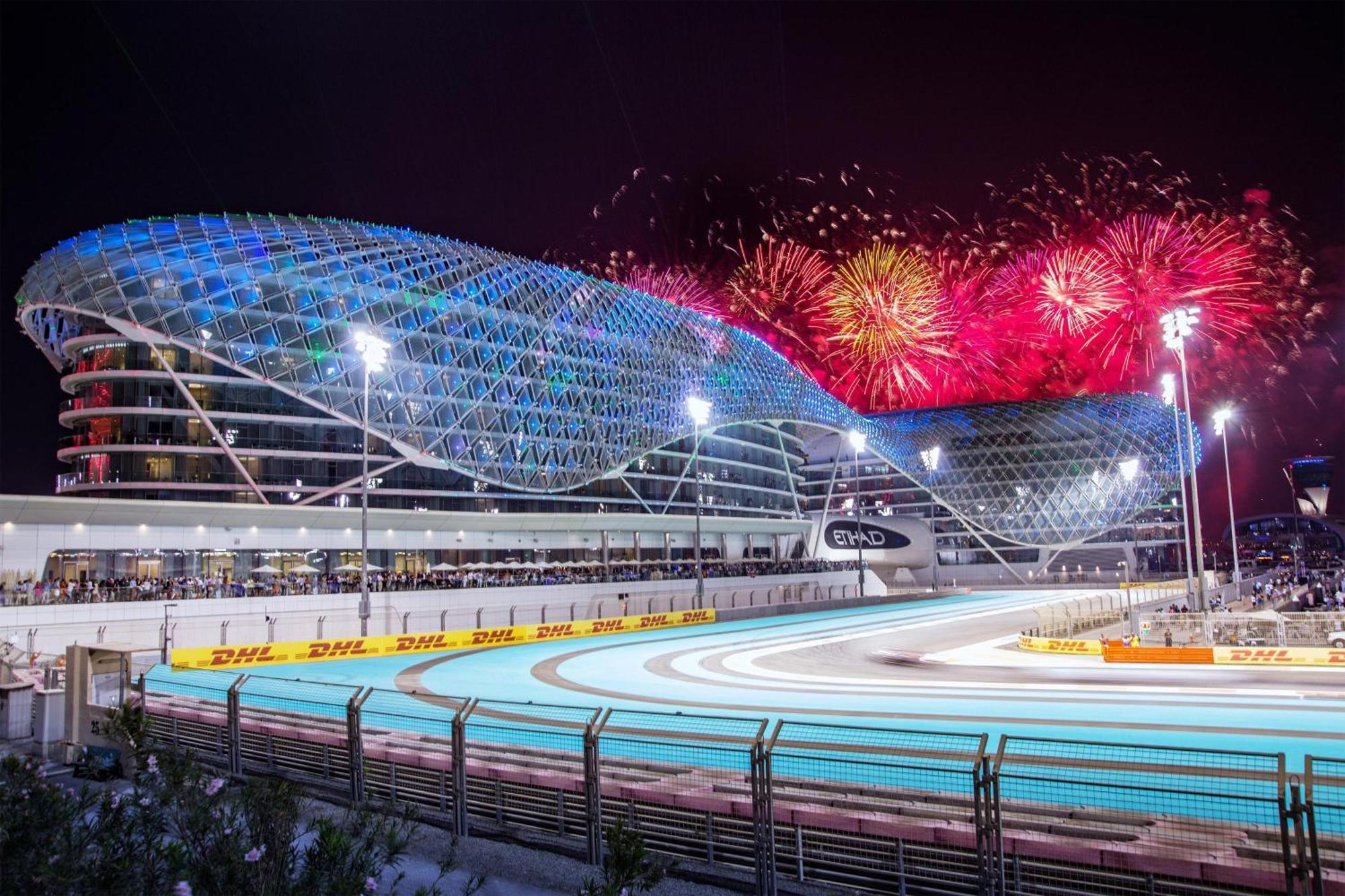 Отель W - Yas Island