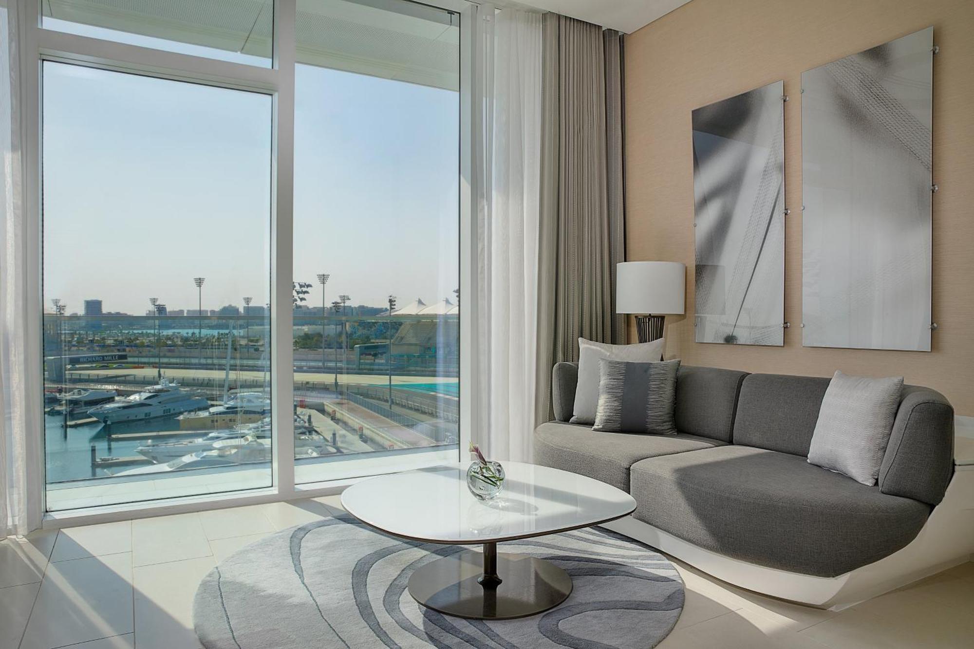 Отель W - Yas Island